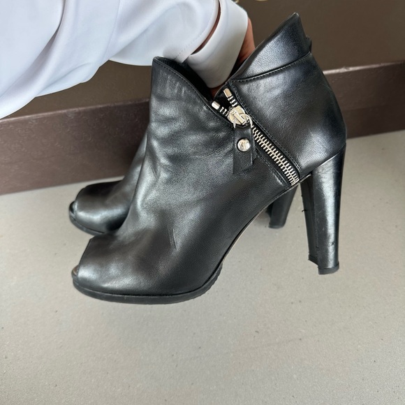 Stuart Weitzman Black Booties - Picture 4 of 9